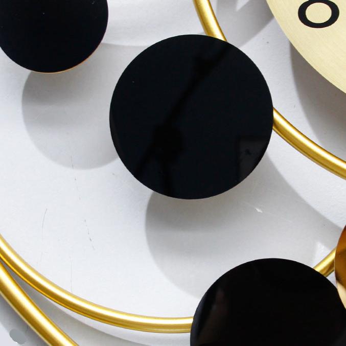 Dynamic Gold Circle Metal Wall Clock – product view 4