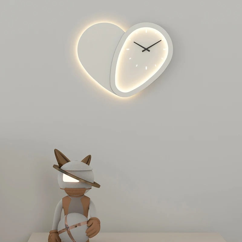 Heart LED Wall Clock – product view 2