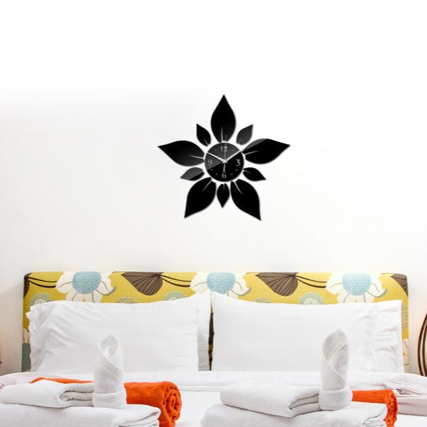 Mirror Flower Wall Clock – product view 3
