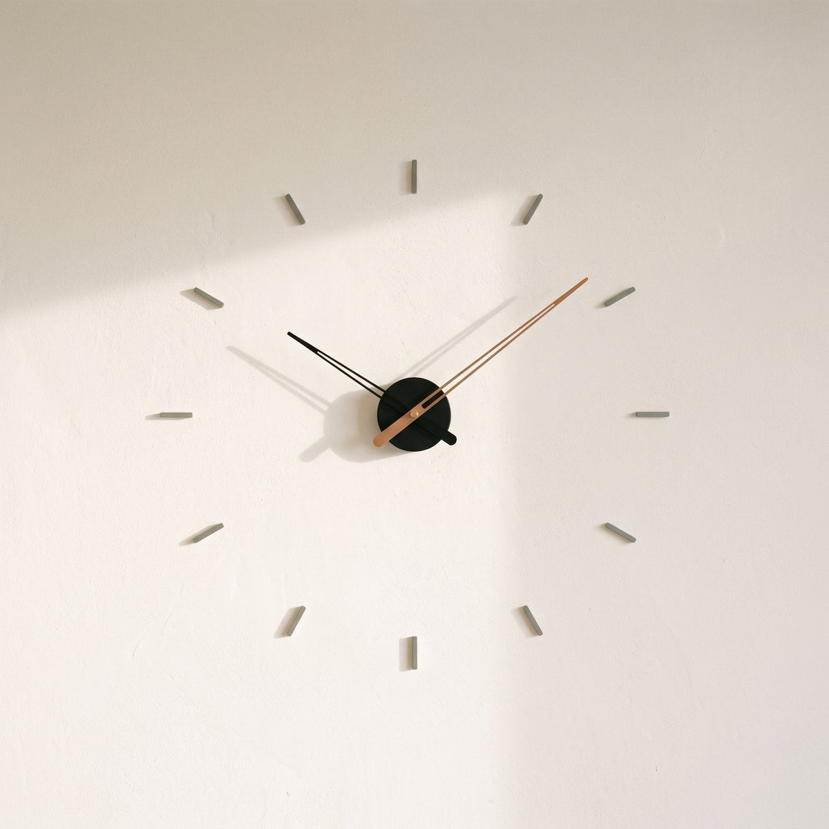 Modern Minimalist Wall Clock – product view 5