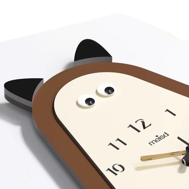 Wooden Feline Silhouette Wall Clock – product view 3